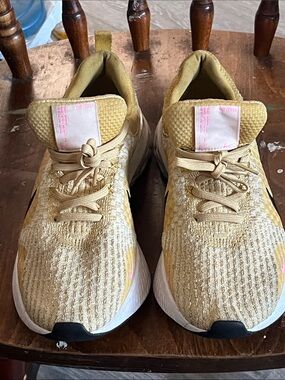 Nike Women's Tan Knit Running Sneakers with Pink Accents